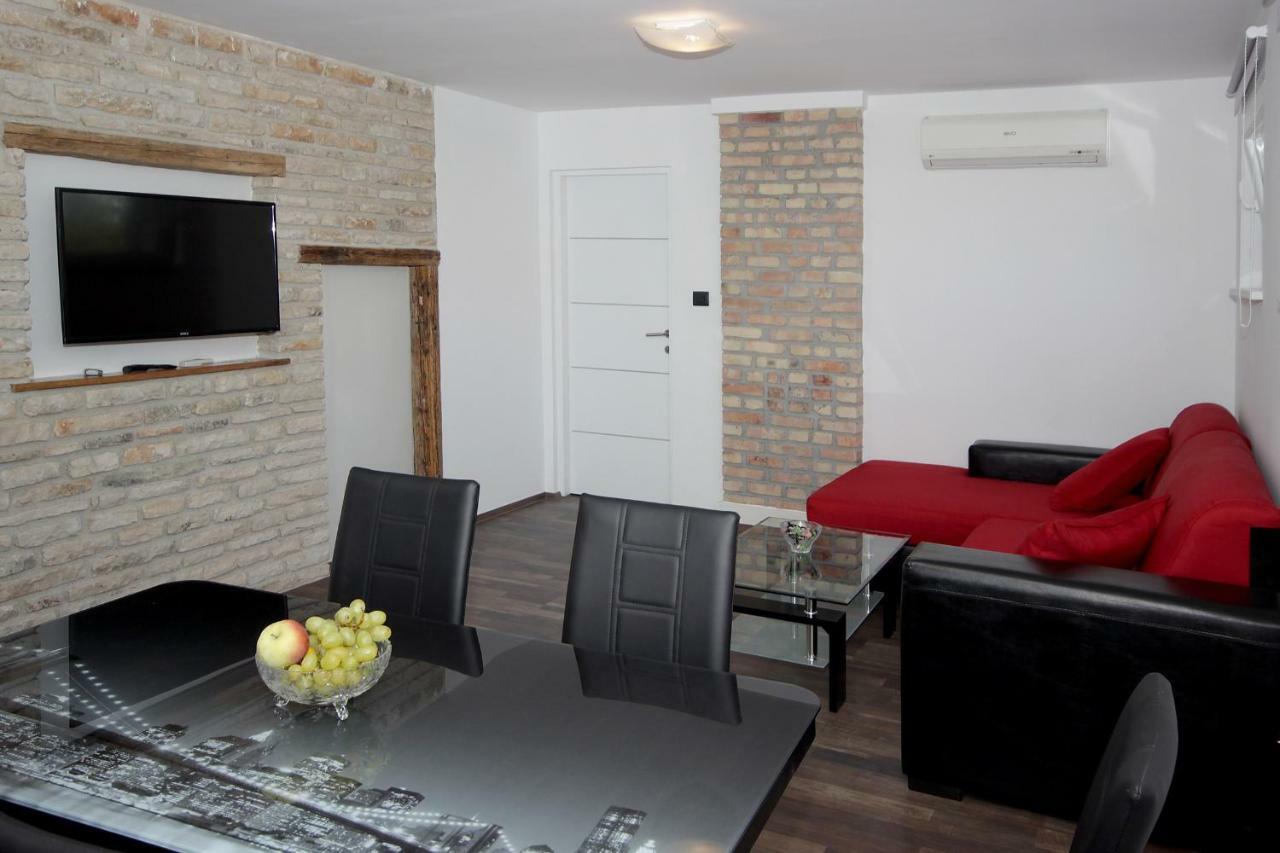 Apartments Natasa プーラ エクステリア 写真