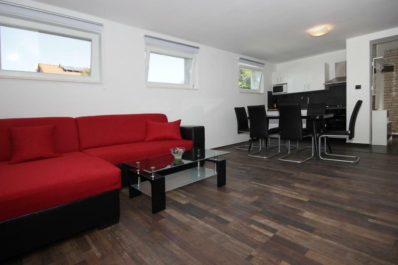 Apartments Natasa プーラ エクステリア 写真